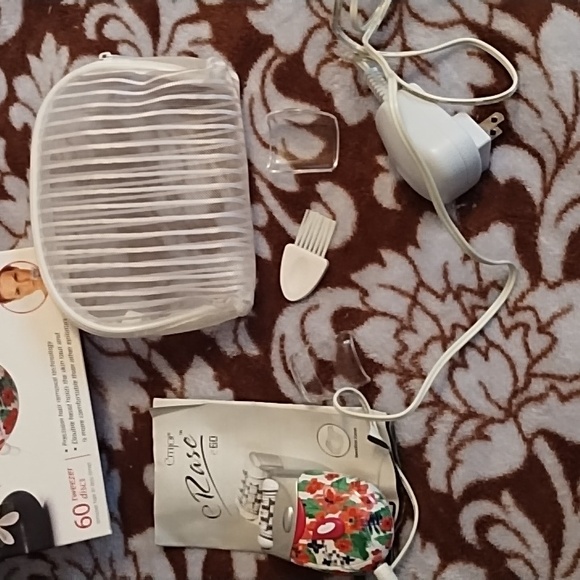 Emjoi Brand "eRase" e60 Epilator - Picture 4 of 6